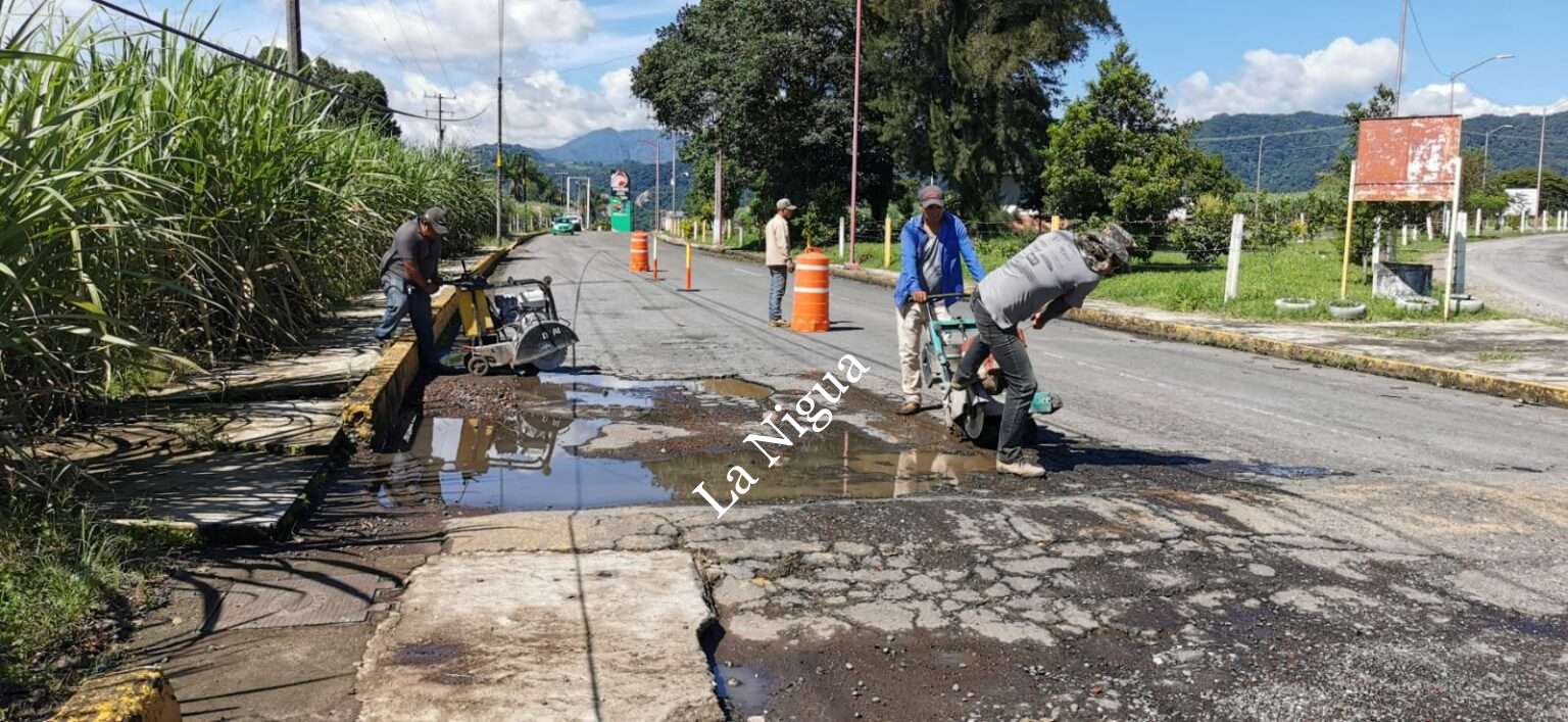 Inicia campaña de bacheo en Huatusco