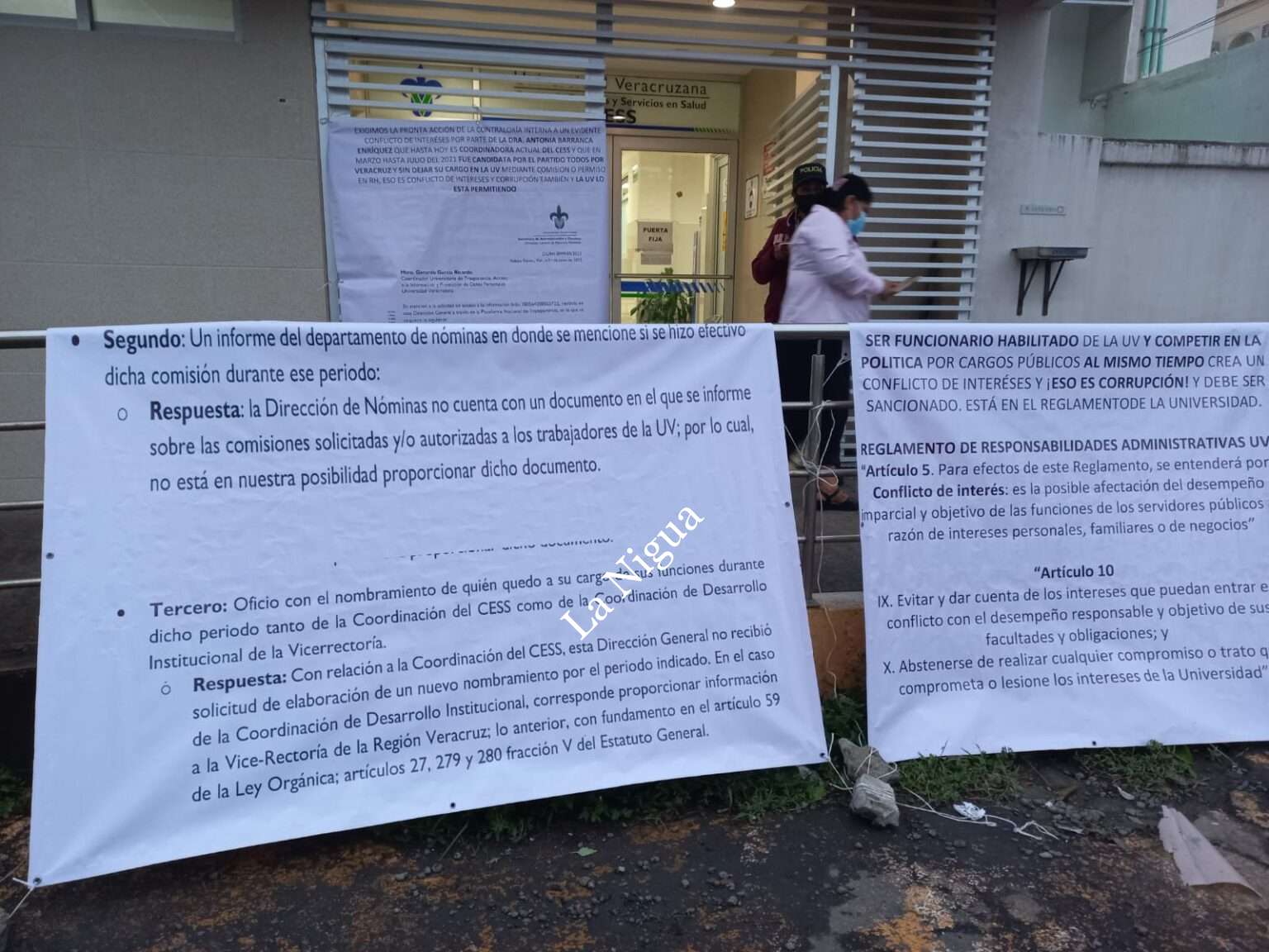 Toman oficinas del CESS para exigir a la UV deje de incurrir en actos de corrupción