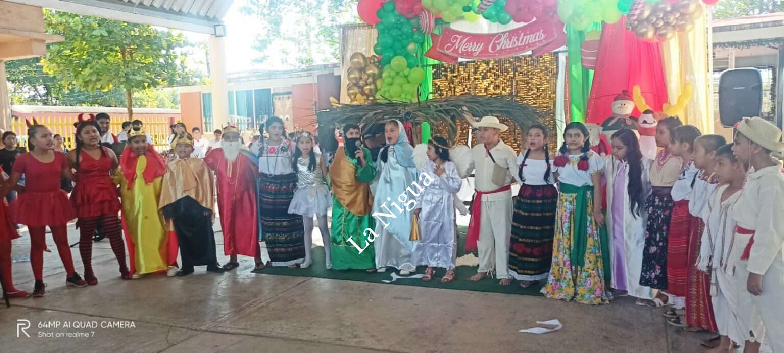 Escuela primaria de Las Choapas realiza concurso de pastorelas y villancicos