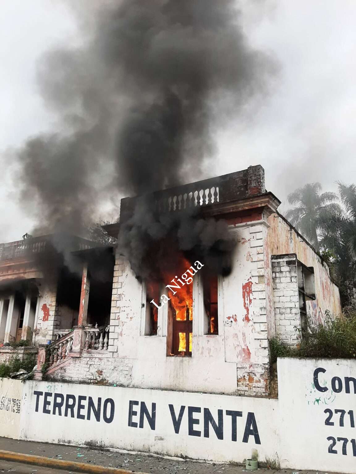 Se incendia de nuevo casona de la avenida 11
