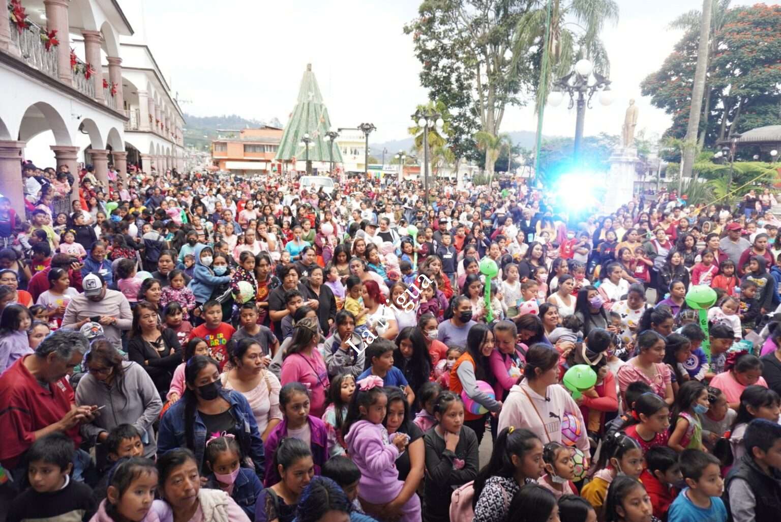 Con Festival de Día de Reyes festejan a niños y niña en Chocamán