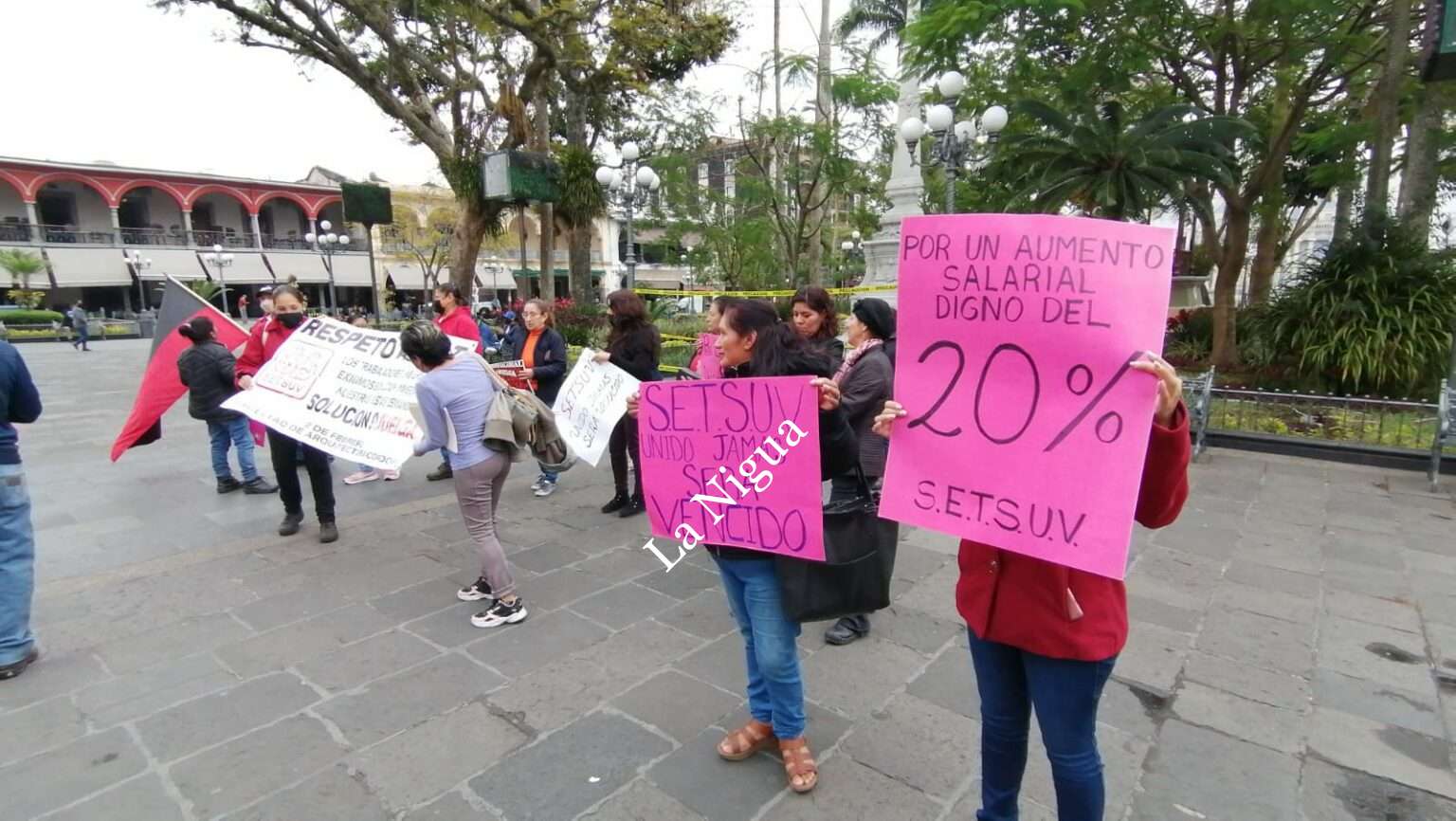 Se manifiesta SETSUV para exigir aumento de salario del 20 por ciento