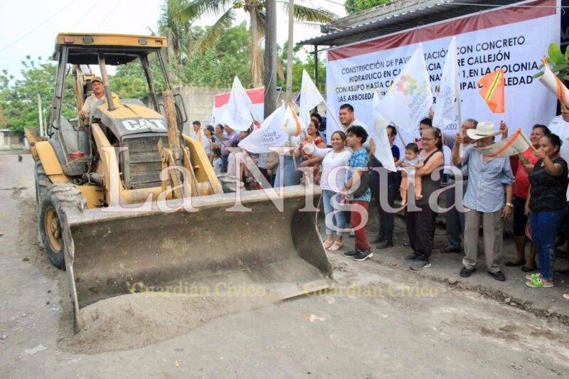 Ayuntamiento de Soledad continúa con pavimentación. 5 img 20230714 wa00535409004771324334696