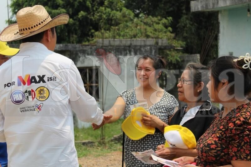 Max Zanatta reafirma su compromiso con las comunidades de Coscomatepec 1 img 0778 1