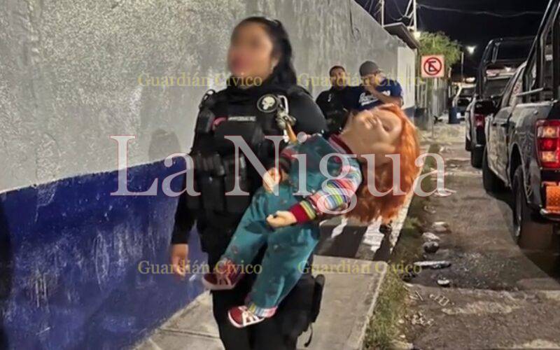 Arrestan a muñeco Chuky, su dueño lo usaba para “pedir” dinero con cuchillo 1 img 1772
