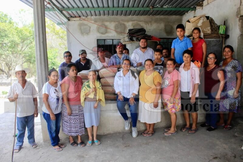 Entregan material de construcción en comunidades de Soledad de Doblado