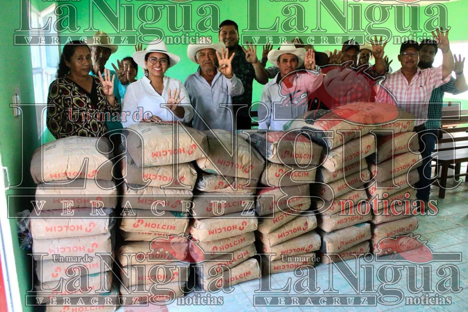 Entrega de material para mejoras en infraestructura en Soledad de Doblado, Veracruz