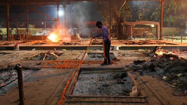 India: Improvisan crematorios masivos por Covid-19 1 india