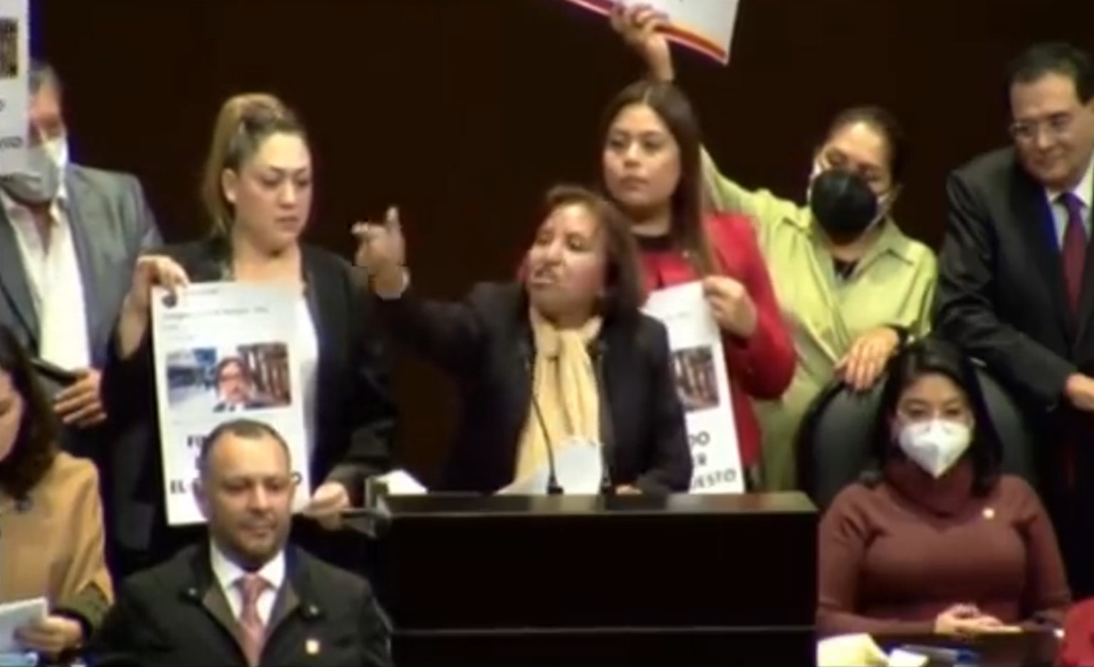 Reconocen diputados al gobierno de Cuitláhuac por tener los pantalones para detener a un narco político