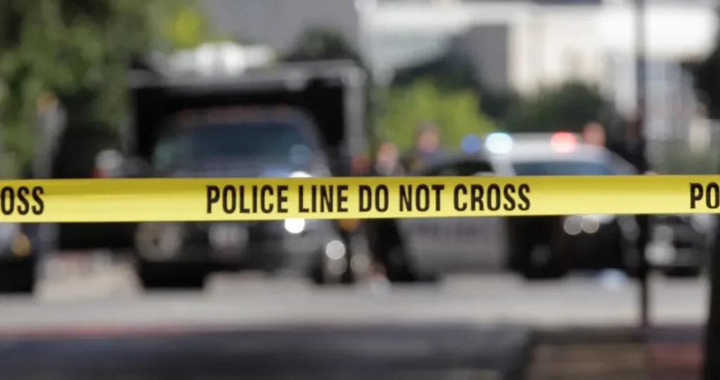 Al menos un muerto y 24 heridos, incluidos niños, durante un tiroteo en Arkansas, EU