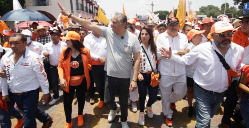 Se enfrentan simpatizantes de MC y Morena en cierre de campaña de candidato emecista a la gubernatura de Puebla; hay un herido