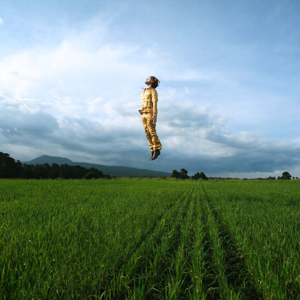 El video musical del sencillo “BLOOD OR HONEY”  del músico Bernardo Castilla obtiene el premio  BEST IN SHOW en la 3ra. edición de los  MVA´S – MUSIC VIDEO AWARDS.